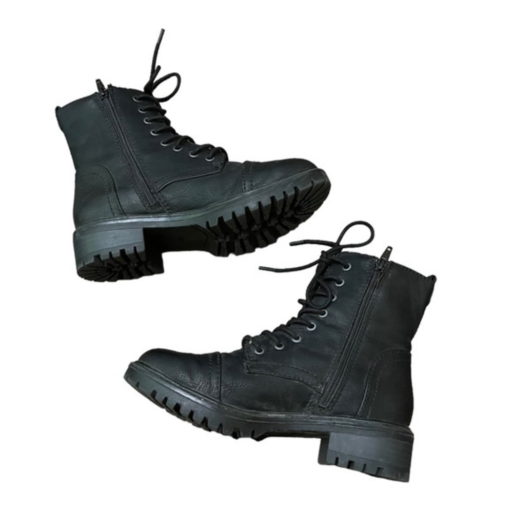 EUC Universal Thread Black‎ high top Boots size 7. - Picture 2 of 5